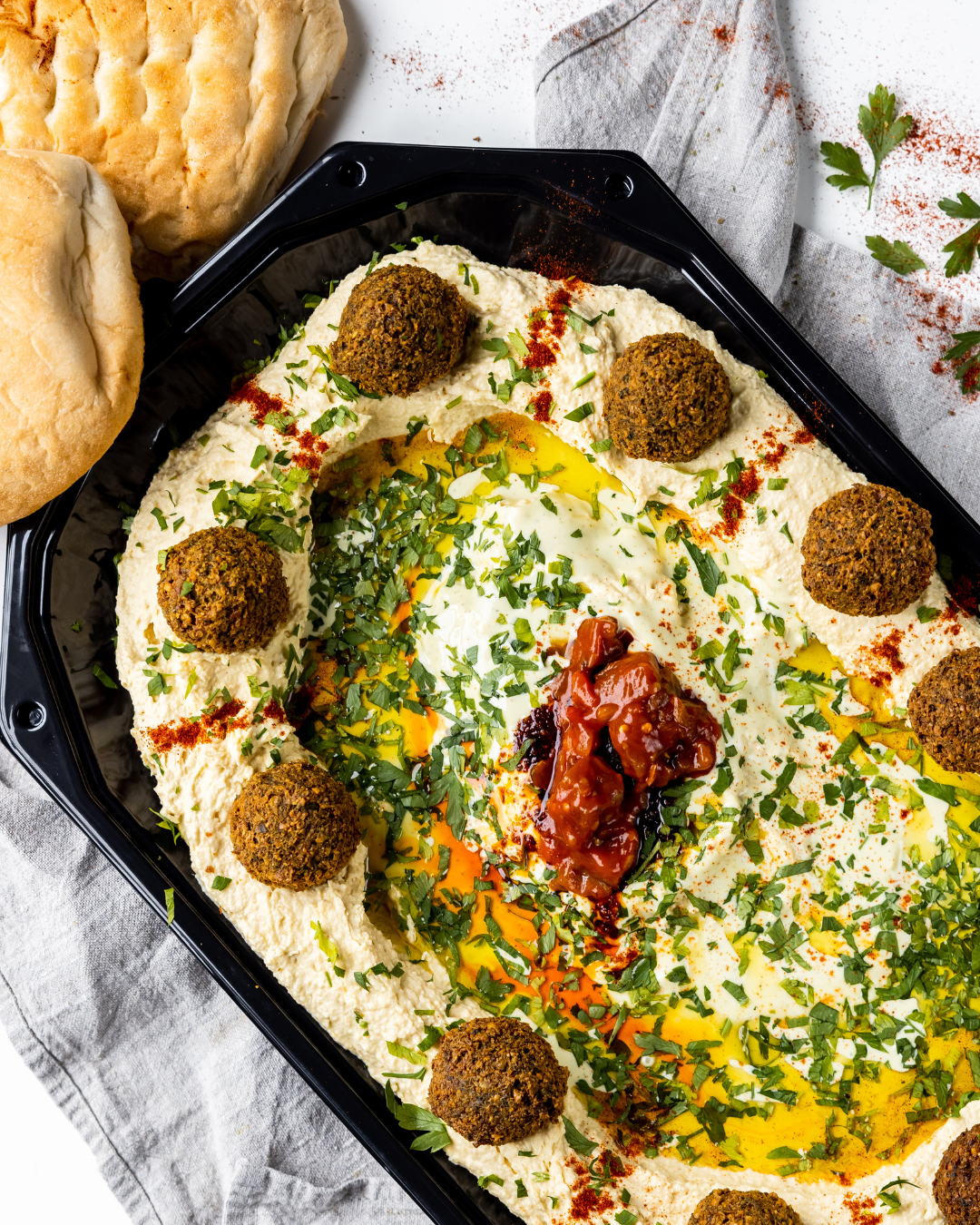 Hummus mit Falafel Platte