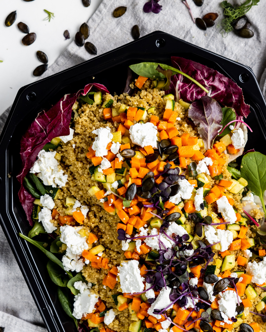 Quinoa-Süßkartoffel-Feta Platte