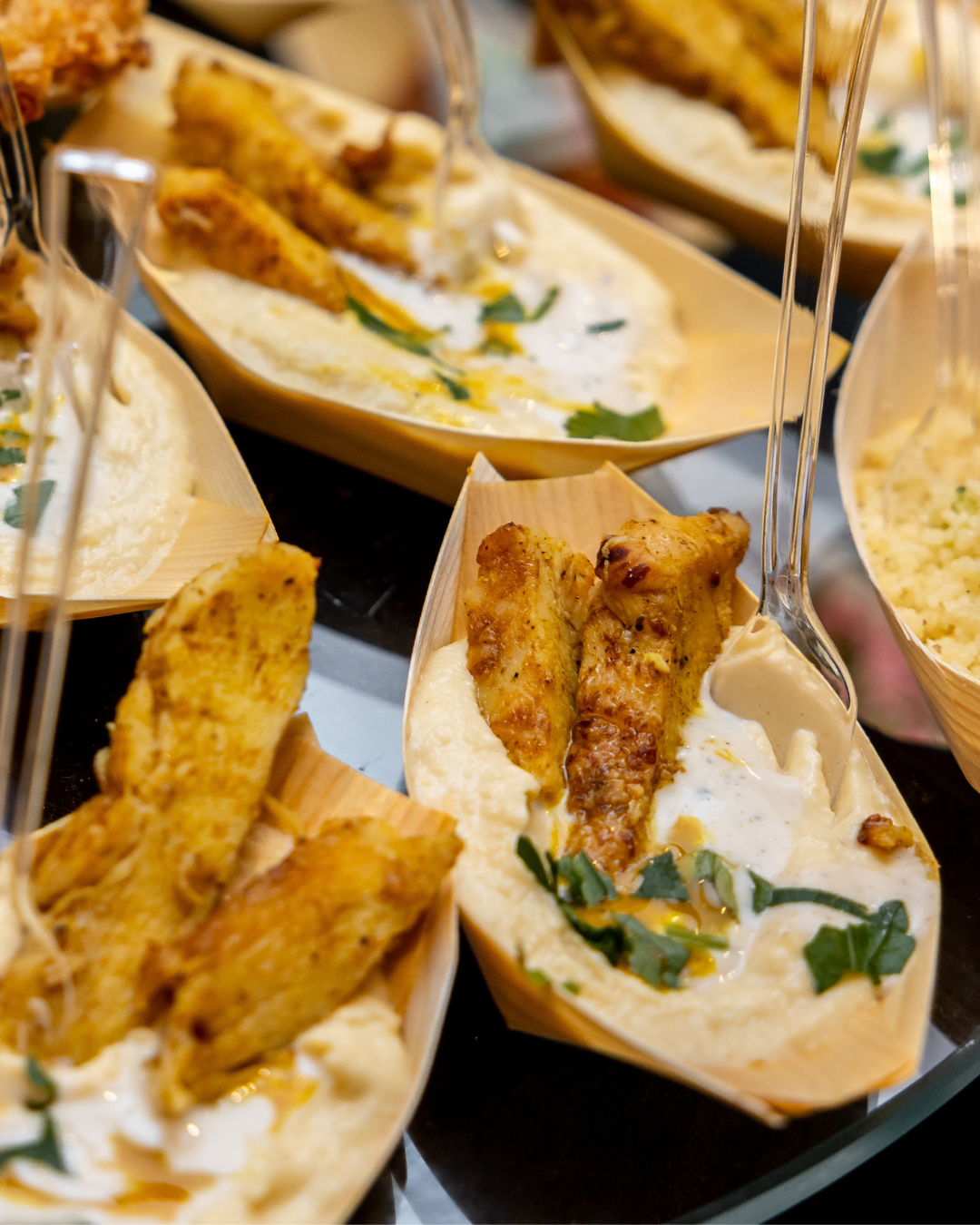 Hummus & Shawarma Chicken-Schiffchen (3€/Stk)