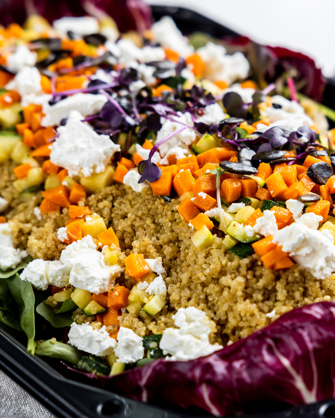 Quinoa-Süßkartoffel-Feta Platte